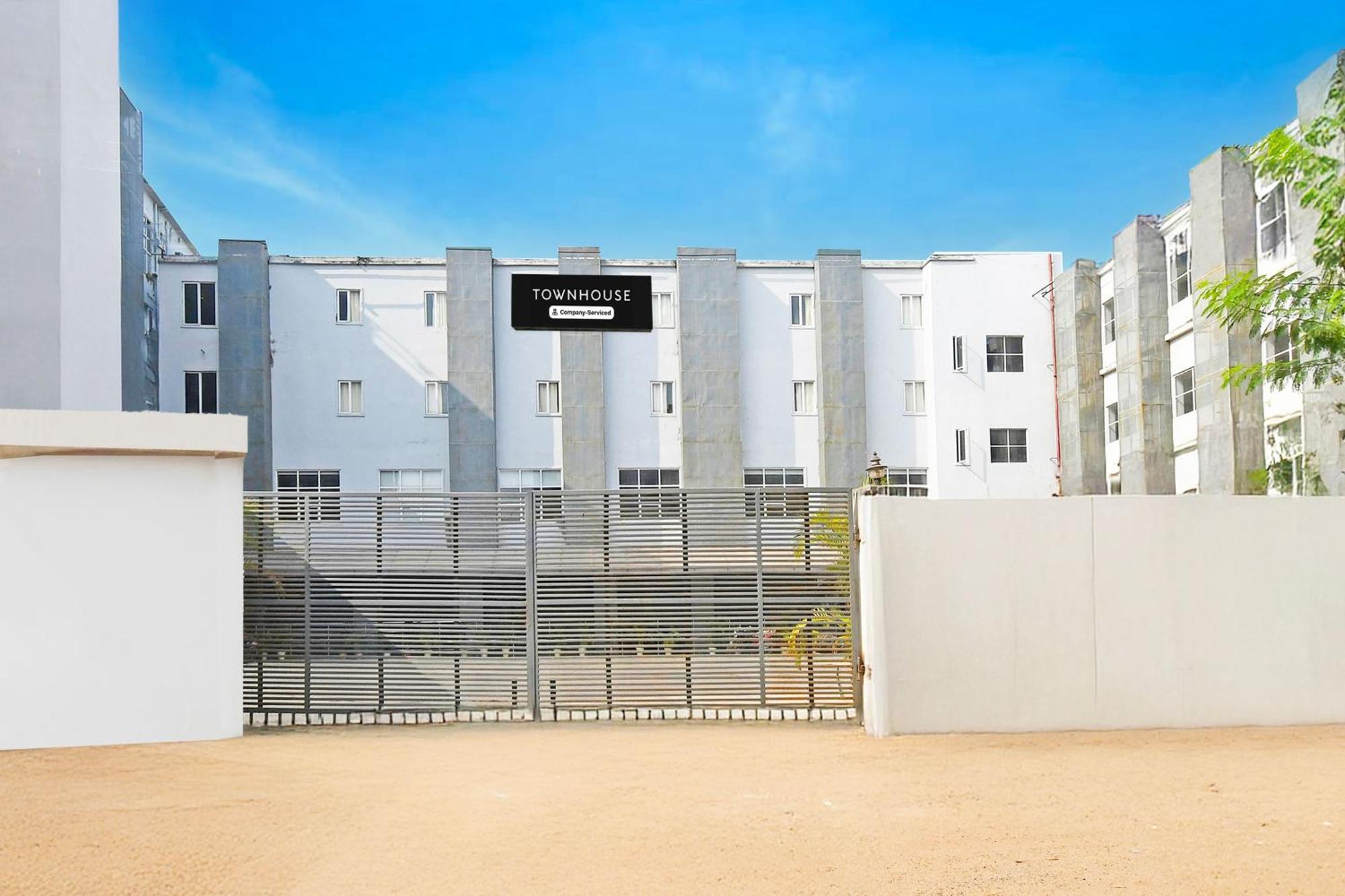 Отель Super Townhouse Mancheswar Industrial Estate Бхубанешвара Экстерьер фото
