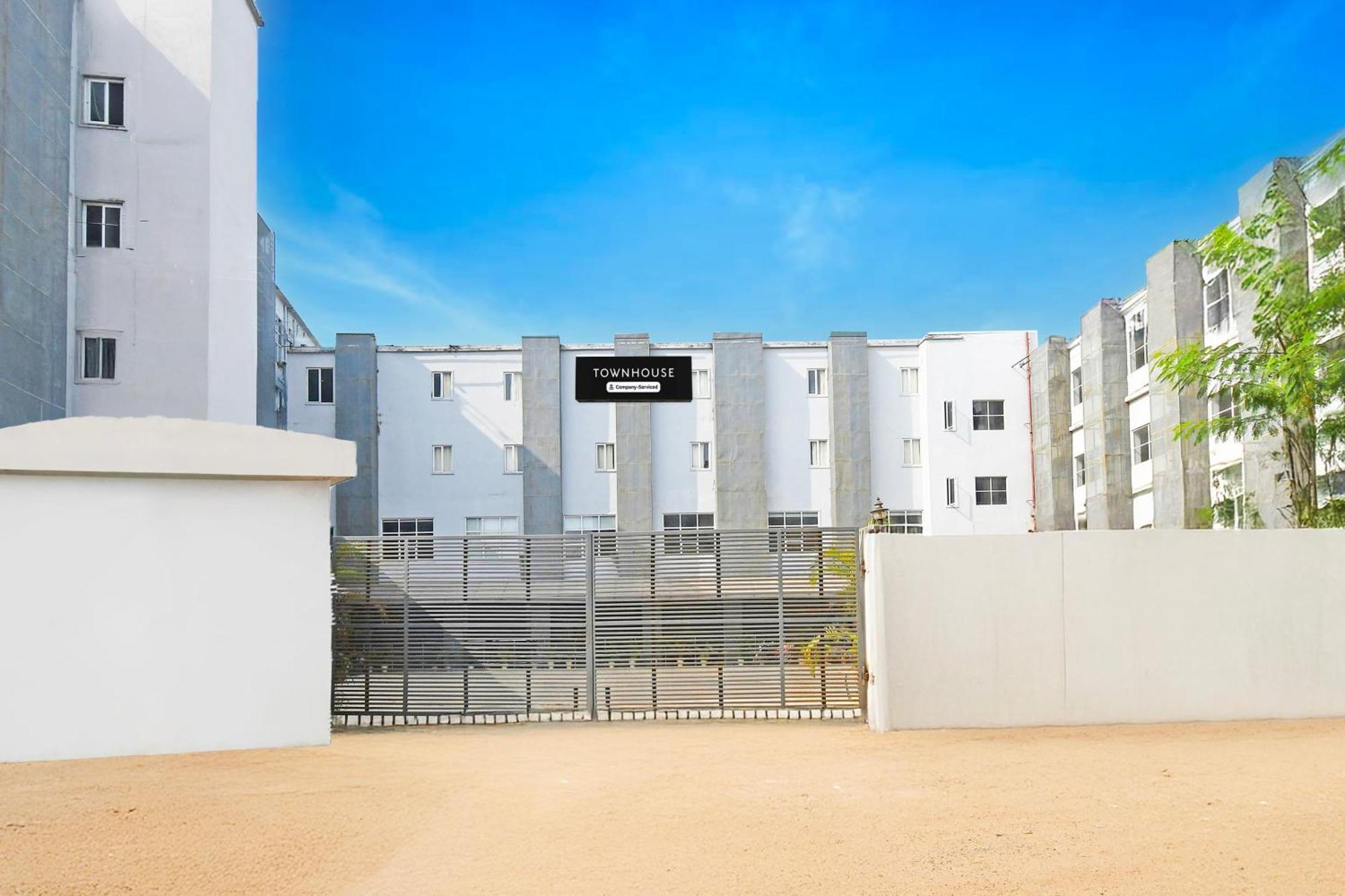 Отель Super Townhouse Mancheswar Industrial Estate Бхубанешвара Экстерьер фото
