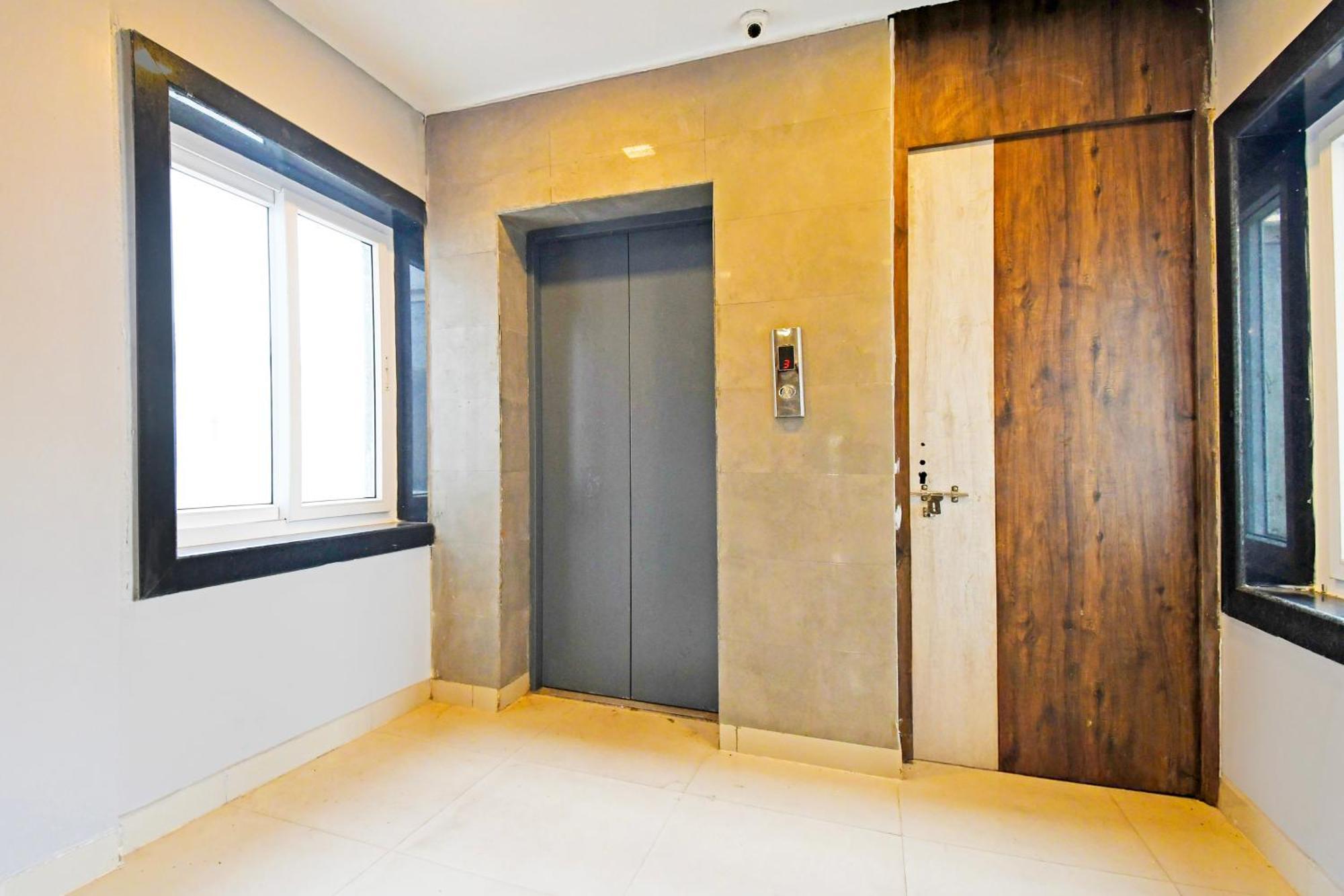Отель Super Townhouse Mancheswar Industrial Estate Бхубанешвара Экстерьер фото